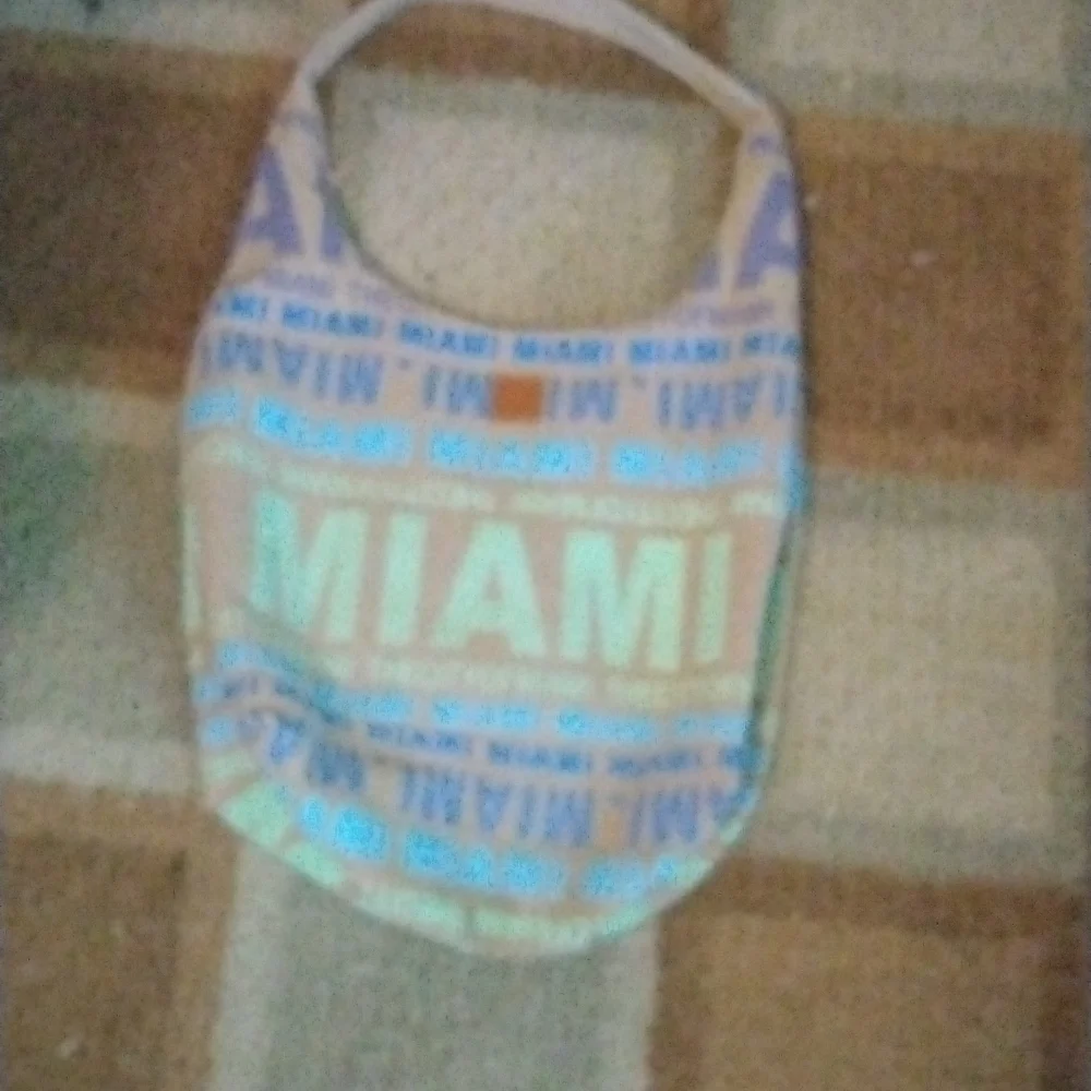 Robin Ruth - Picture 2 of 6